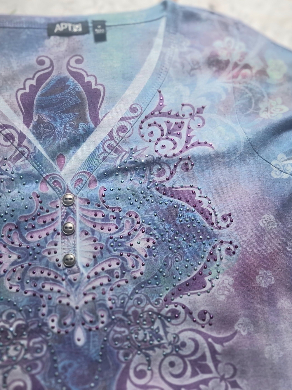 Apt. 9 Lavender to Indigo Ombre V-Neck Embellished Women's Top - Picture 4 of 6